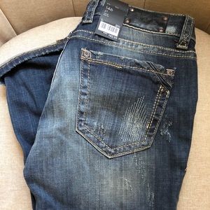 Buckle Black Capri (NEW WITH TAGS!)